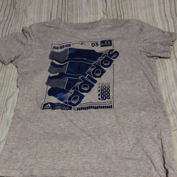 Boys size XL us 18/20 Adidas grey T-shirt - Picture 1 of 6